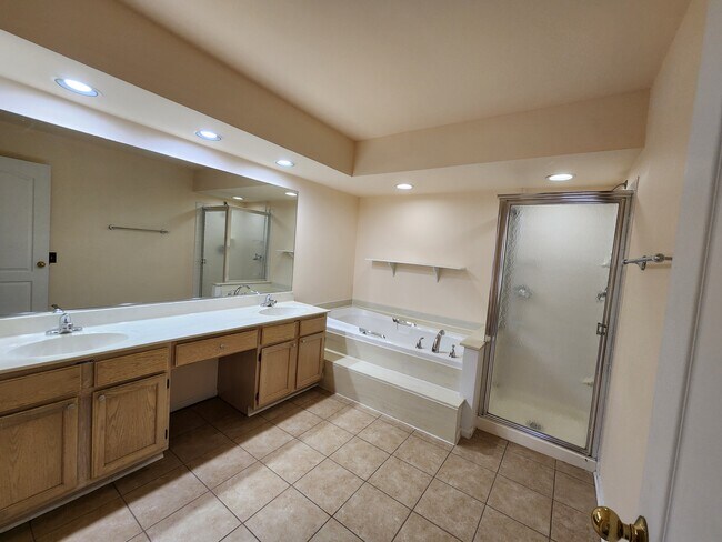 Building Photo - 4780 Amber Cir