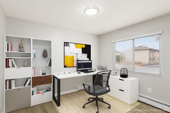 Building Photo - 639 Riverview Dr