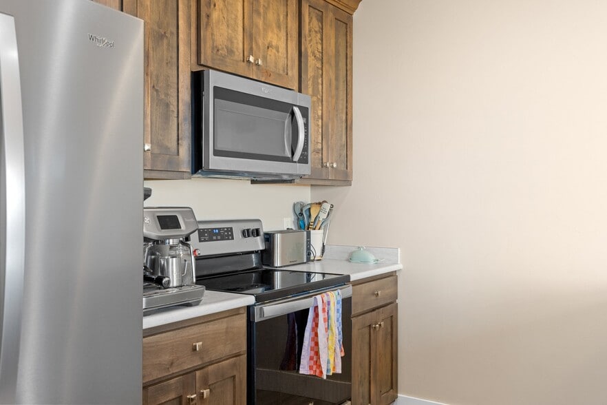 Building Photo - 201 13th St