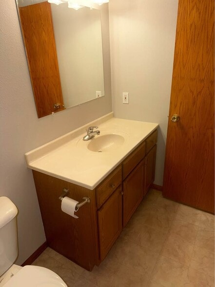 Bathroom - 320 Washington St