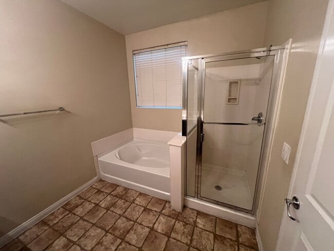 Building Photo - NLV Single Story - 4 Bdm