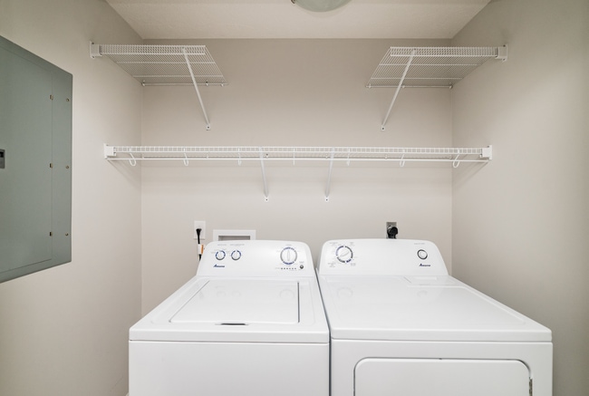 Building Photo - 3 Bedroom || 2 Bathroom Home in Madison He...