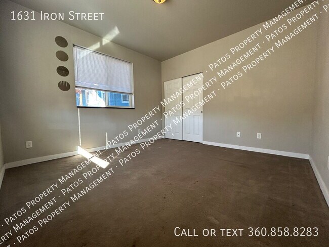 Building Photo - 1631 Iron St