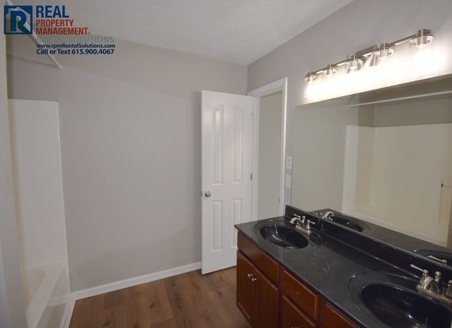 Building Photo - Adorable 3-bedroom home in Murfreesboro on a corner lot! Attached garage and washer and dryer hoo...