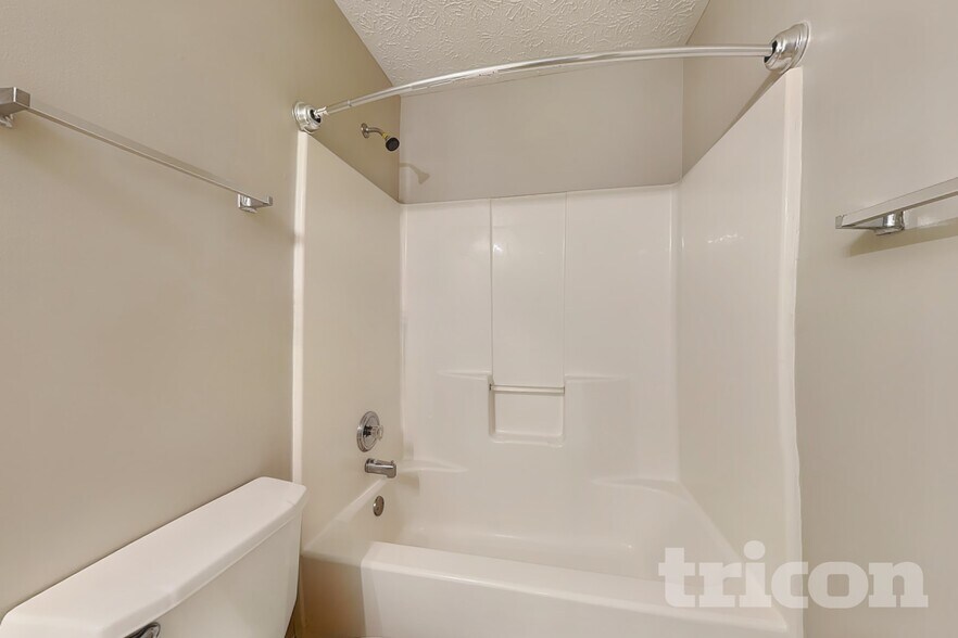 Building Photo - 4586 Darrowby Dr