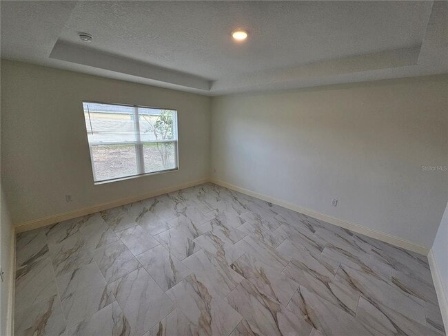 Building Photo - 1640 Strathmore Cir
