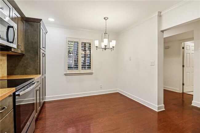 Building Photo - 2930 Torreya Way SE