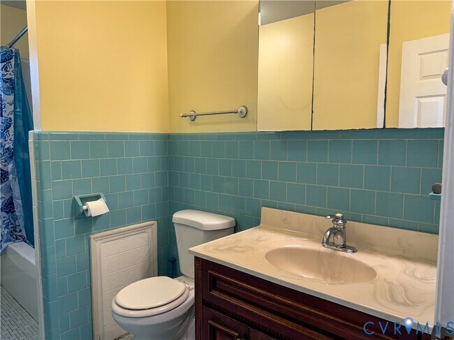 Building Photo - 904 Forestview Dr