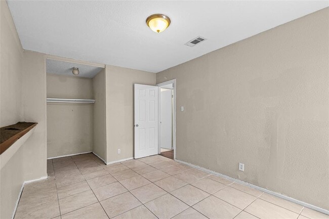 Building Photo - 2809 Parker Ln