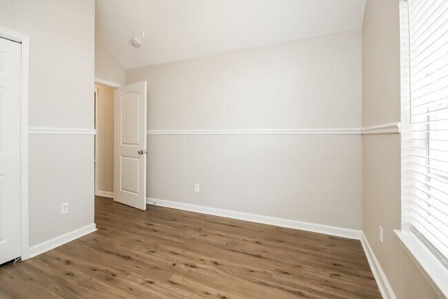 Building Photo - 918 Chase Park Dr