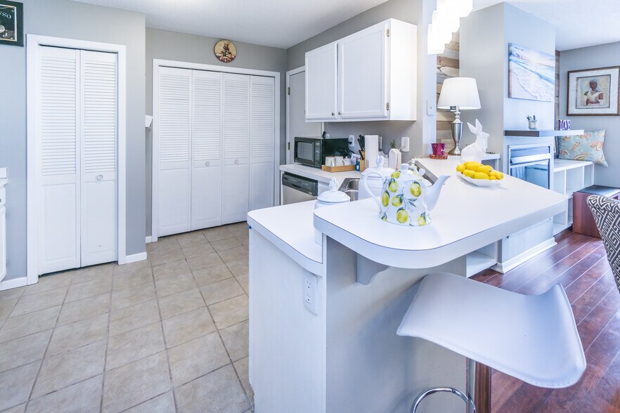 Building Photo - 1810 Donegal Dr