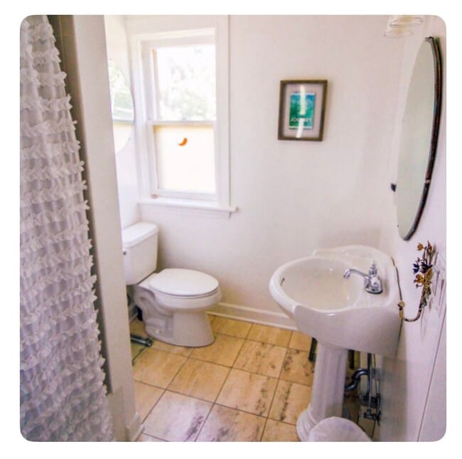 Bathroom - 1519 Greenleaf St