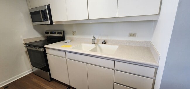 Building Photo - Newly renovated, conveniently located Discovery Bay Gem