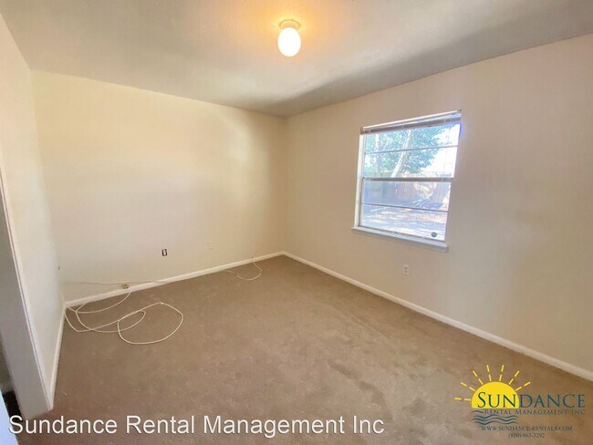 Building Photo - 3 br, 1.5 bath House - 11 Berwick Circle