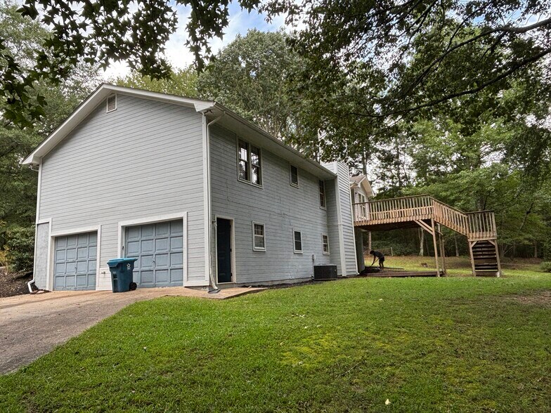 Upper and lower deck for both units - 705 Alcovy Forest Dr