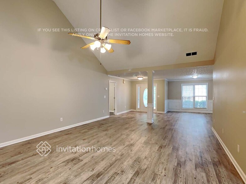 Building Photo - 975 Chapel Hill Dr SE