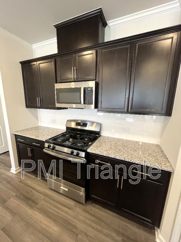 Building Photo - 1615 Singing Bird Trl