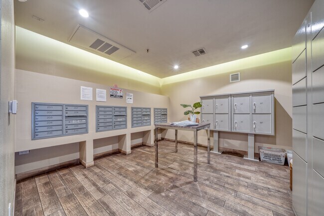 Building Photo - 1101 S Harvard Blvd