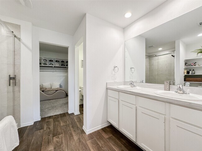 Building Photo - 21527 Violet Rdg Rd