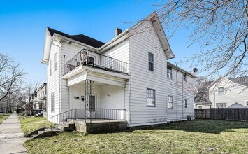 Building Photo - 1449 Quarry Ave NW