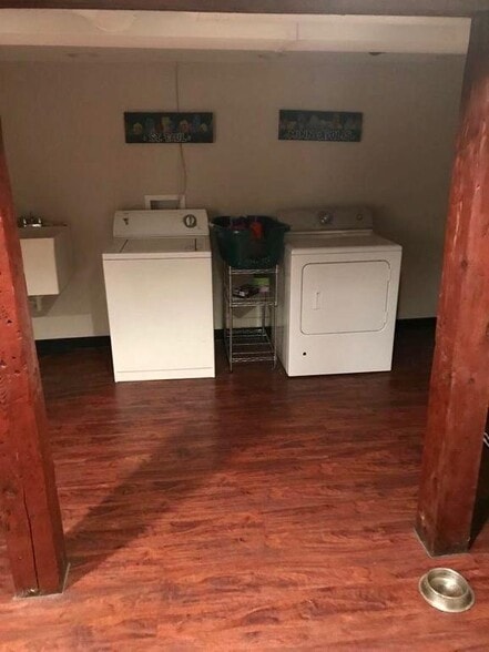 Unit 1 - 4538 Wentworth Ave