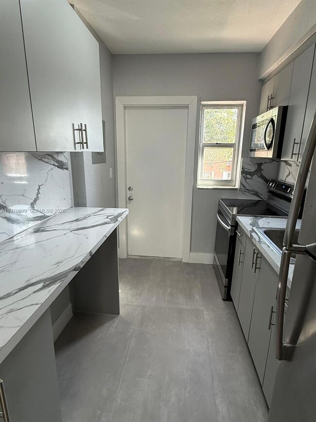 Building Photo - 3450 SW 9th St