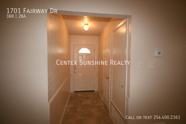 Building Photo - 1701 Fairway Dr