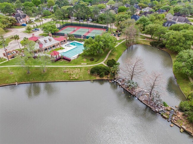 Building Photo - 5222 Summer Snow Dr