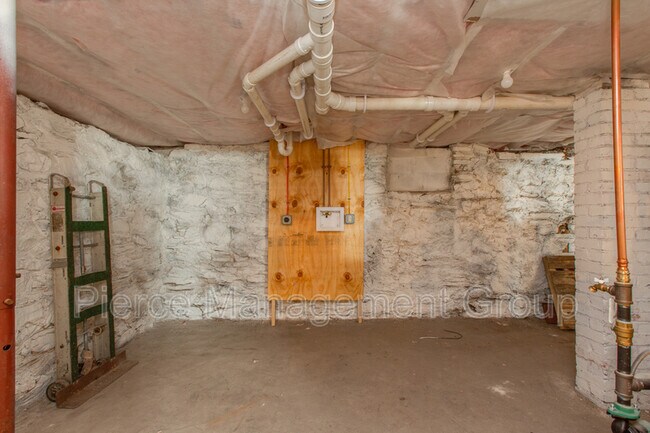 Building Photo - 30 High St