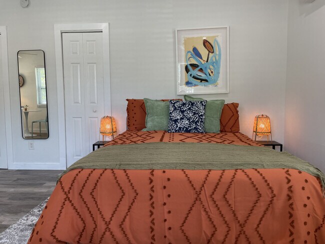 Building Photo - 522 NW 11th Ave