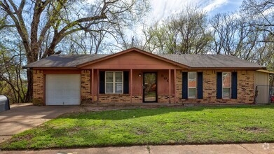 Building Photo - 3 bed house in Noble