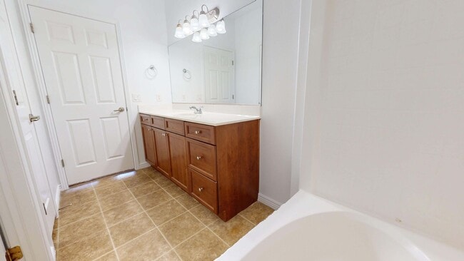Building Photo - Pet Friendly 2 Bedroom Cedar Crossing Town...