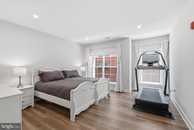 Building Photo - 100 St Ives Pl