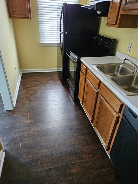 kithcen - 244 Calhoun St