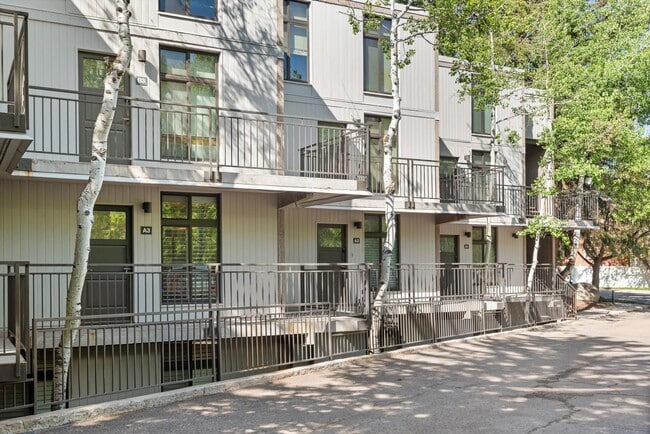 Building Photo - 800 E Hopkins Ave