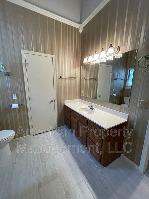 Building Photo - 8841 S Canton Pl