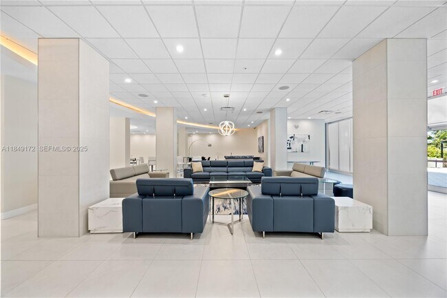 Building Photo - 3001 S Ocean Dr