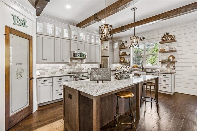 Building Photo - 6 Whisper Pl