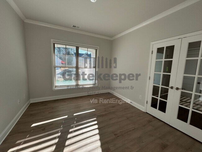 Building Photo - 505 Colebrook Wy