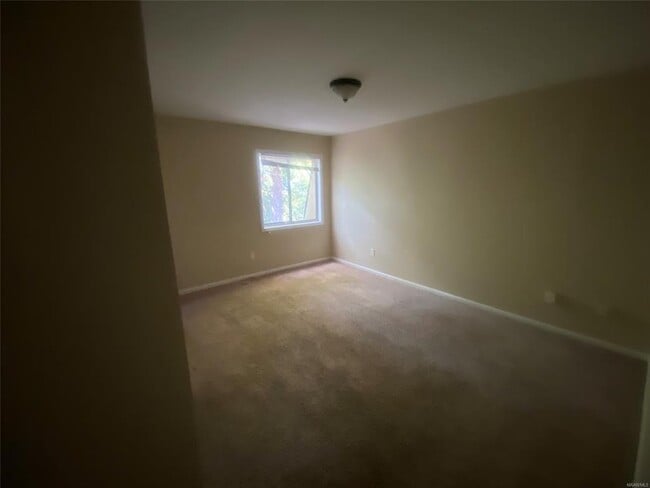 Building Photo - 2440 Price St