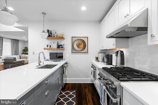 Building Photo - 1514 8th St NW