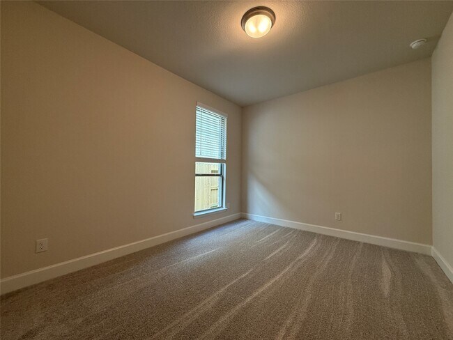 Building Photo - 42615 Mystery Ln