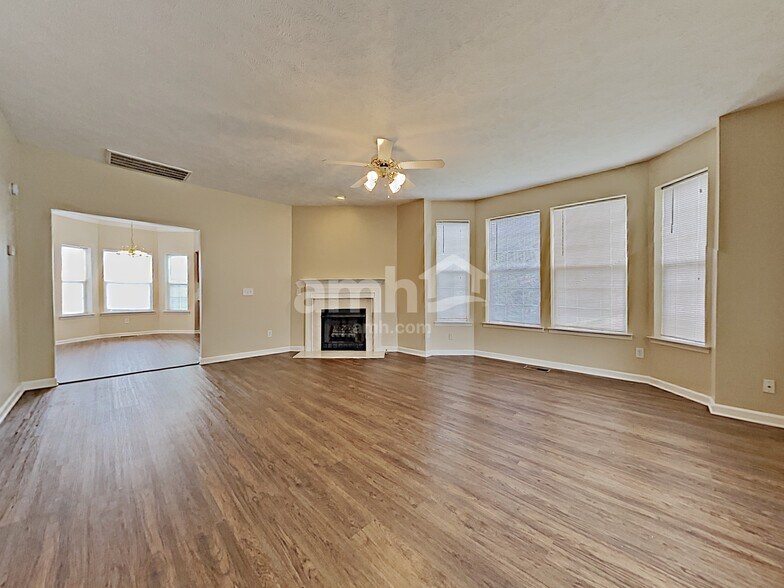 Building Photo - 221 Scarlet Ridge Ct
