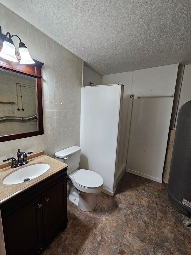 Building Photo - 4 BED | 2 BATH | DOUBLE GARAGE | PET NEGOT...