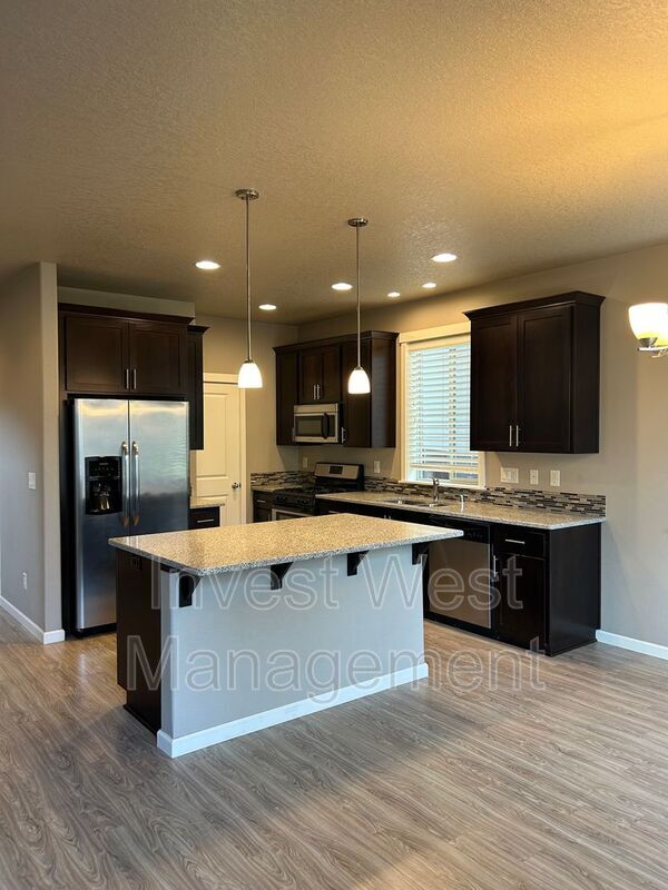 Building Photo - 510 N Horns Corner Dr