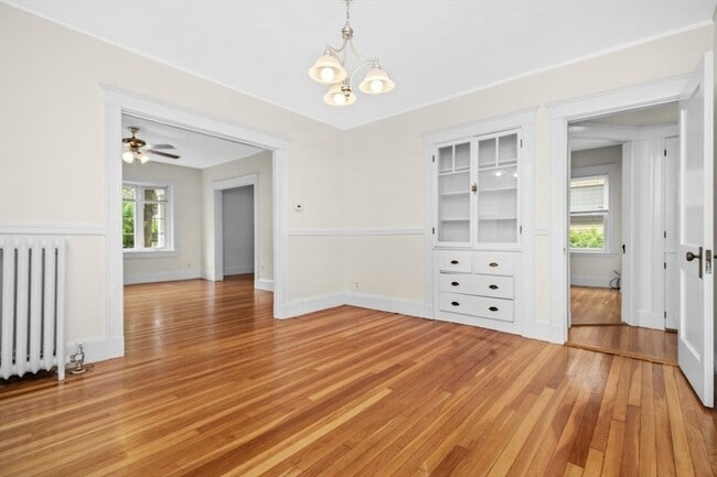 Building Photo - 44 Hillsdale St