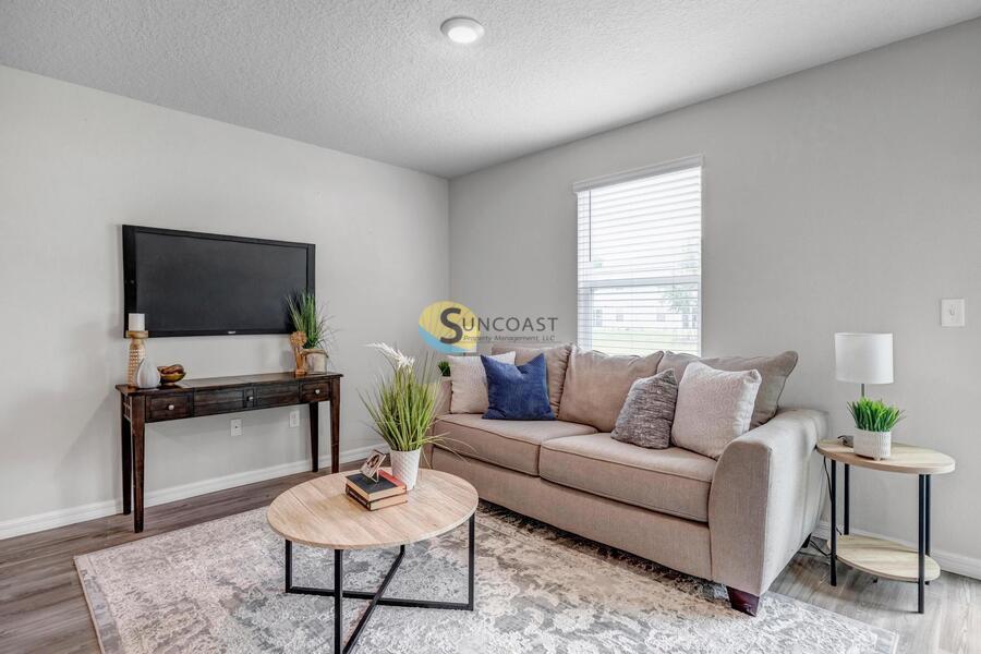 Building Photo - 6473 Sweetbay Ln