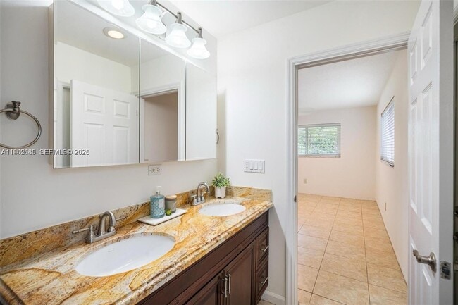 Building Photo - 107 SE 5th St