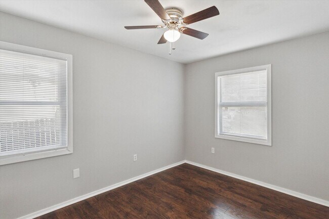 Building Photo - 1535 E 31st St