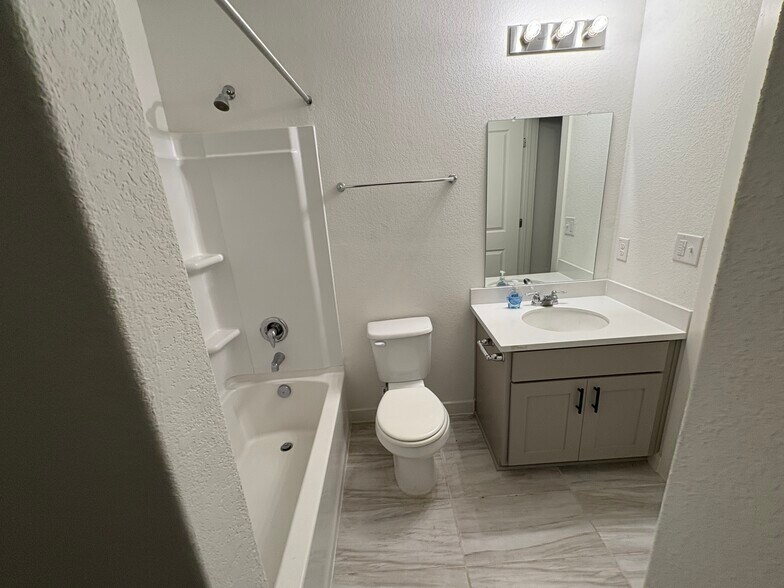 Building Photo - 7408 Sparkling Light Dr